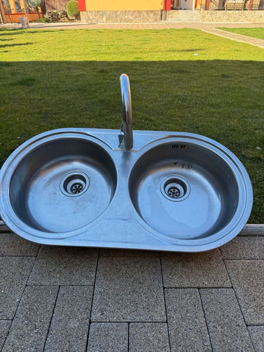 Vand chiuveta cu doua cuve