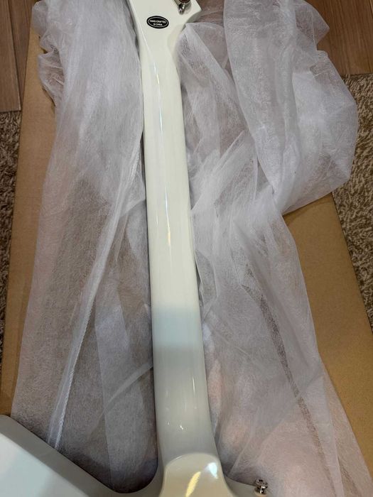 Epiphone 80s Explorer White - Нов