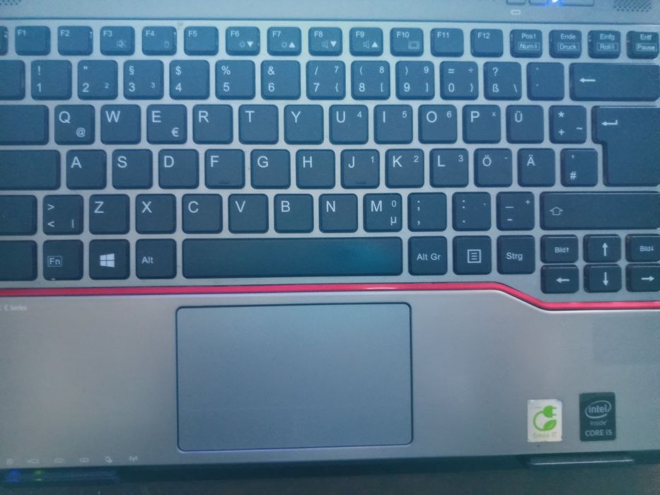 Vând laptop marca Fujitsu Siemens