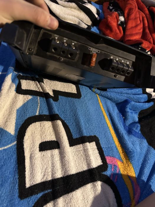 Vand sau schimb amplificator subwoofer auto fusion de putere 450w rms per canal