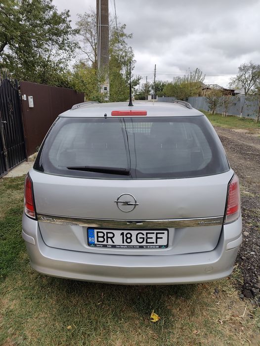 Opel Astra H Caravan 1.6 Benzină - 2005 - 232.271 km