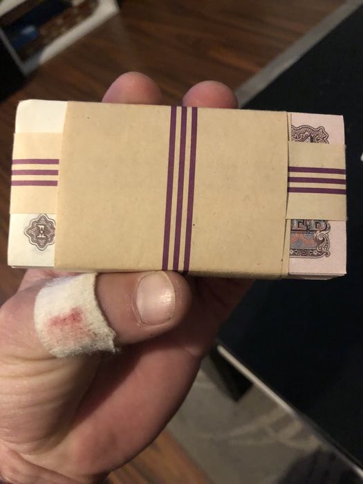 Пачки от по 1лв. нови и недокосвани от 1974г.