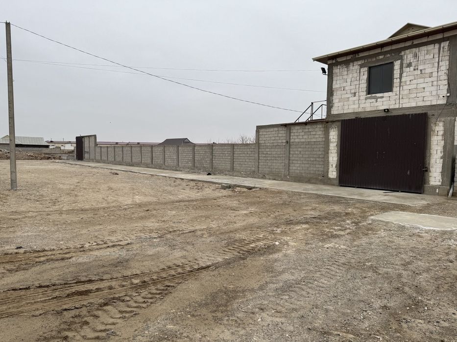 Uchqizil Tumanida Zdaniya sotiladi