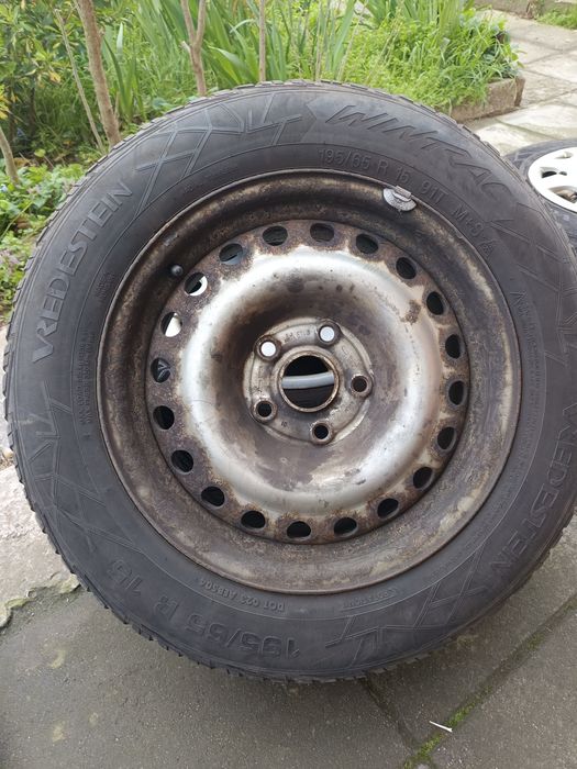 Продавам зимни гуми