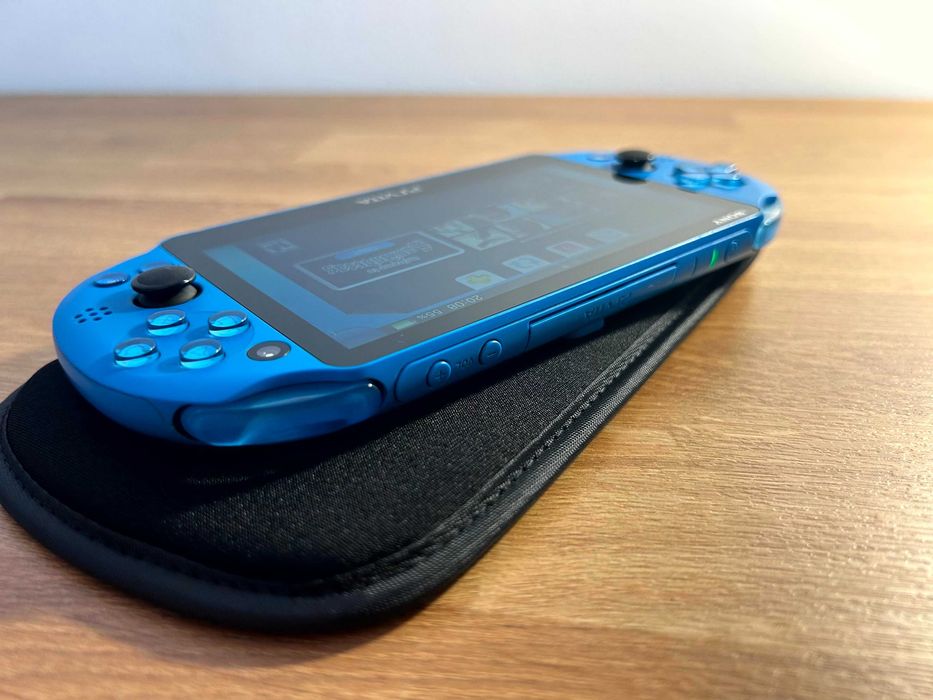 PS Vita Slim Aqua Blue — 128GB, stare foarte bună
