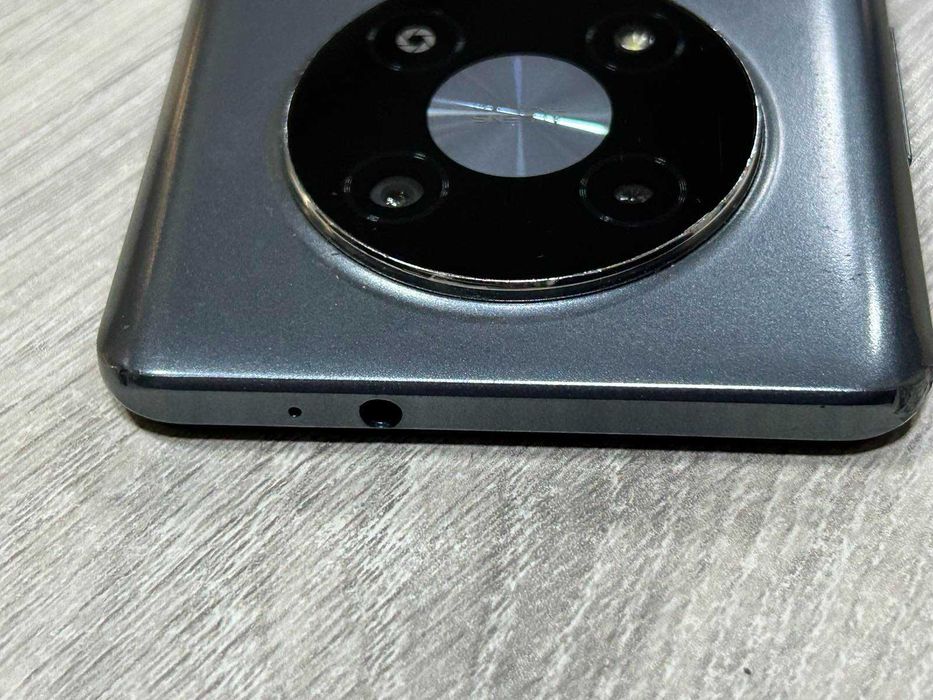 5G UG phone U23 128GB 4RAM / Спукан дисплей