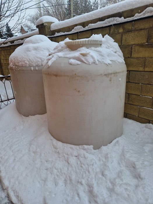 Срочно продам емкости для воды