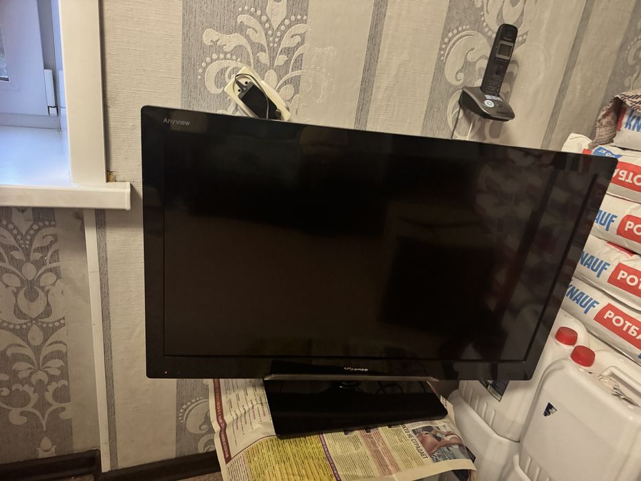Срочно телевизор Hisense
