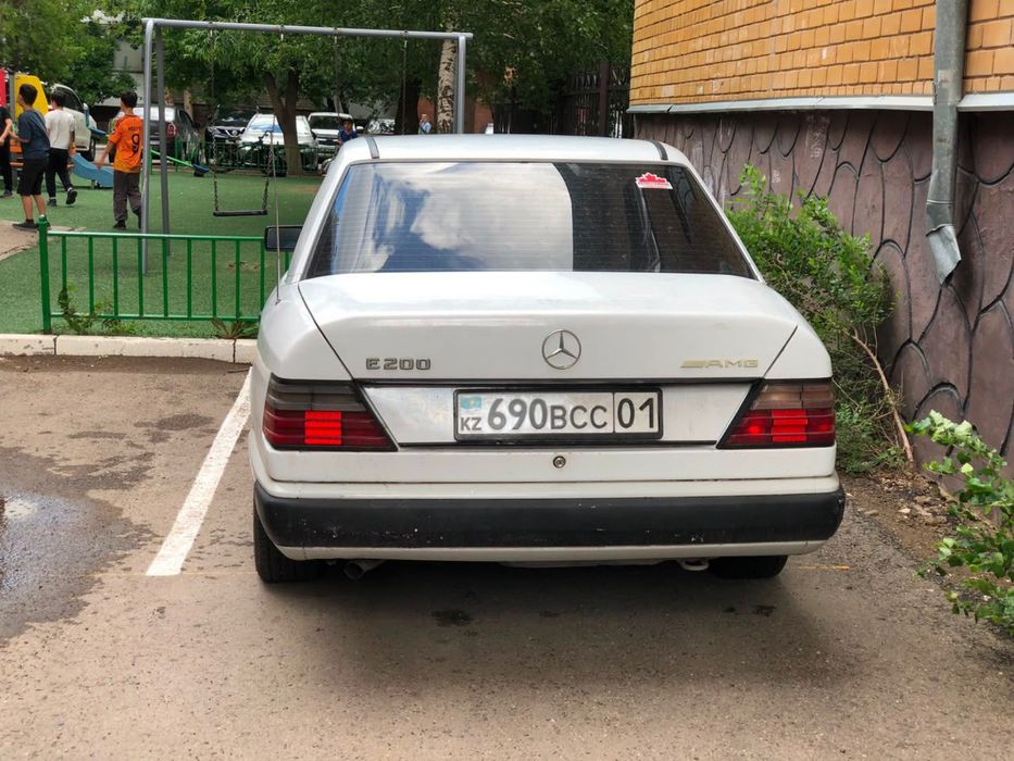 Мерседес 124 с хорошем состчнии