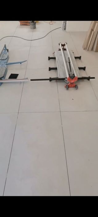 Mașini tăiat gresie