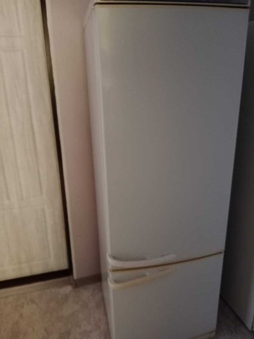 Продам холодильник