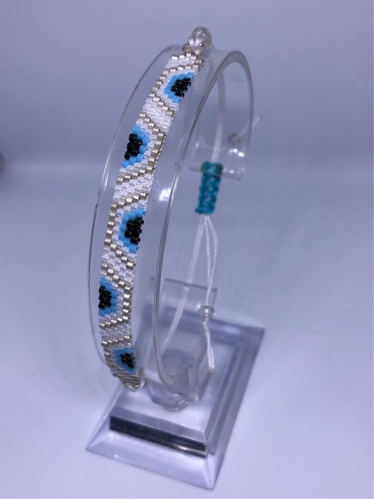 Гривна амулет от японски мъниста