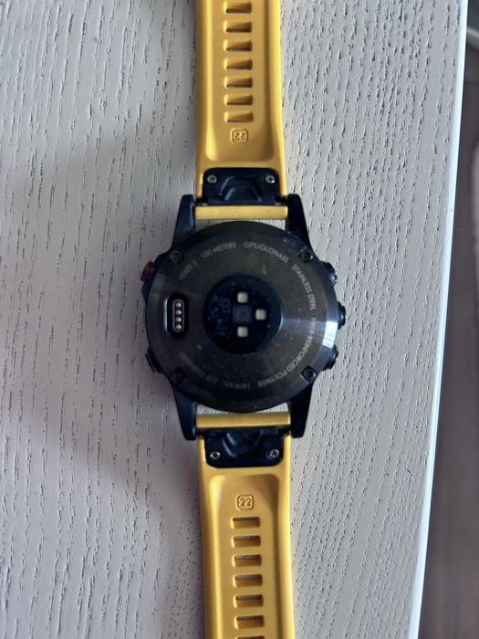 Продам часы Garmin Fenix 5.
