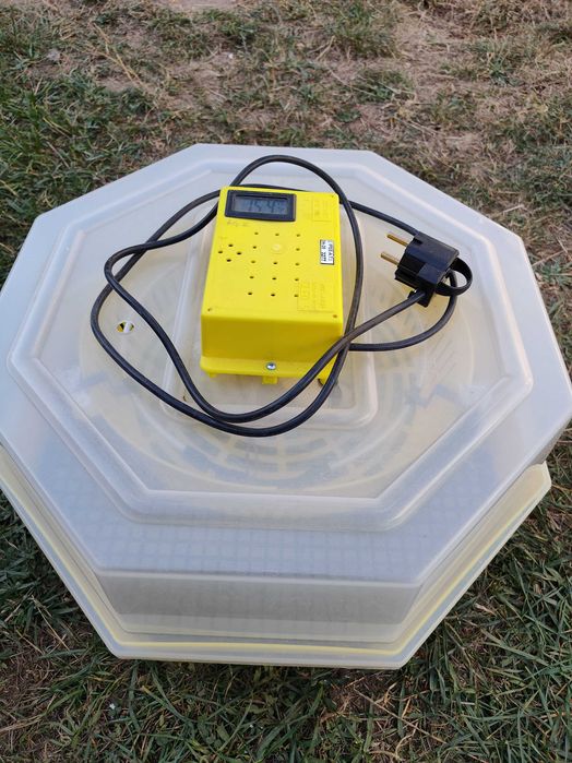Incubator folosit
