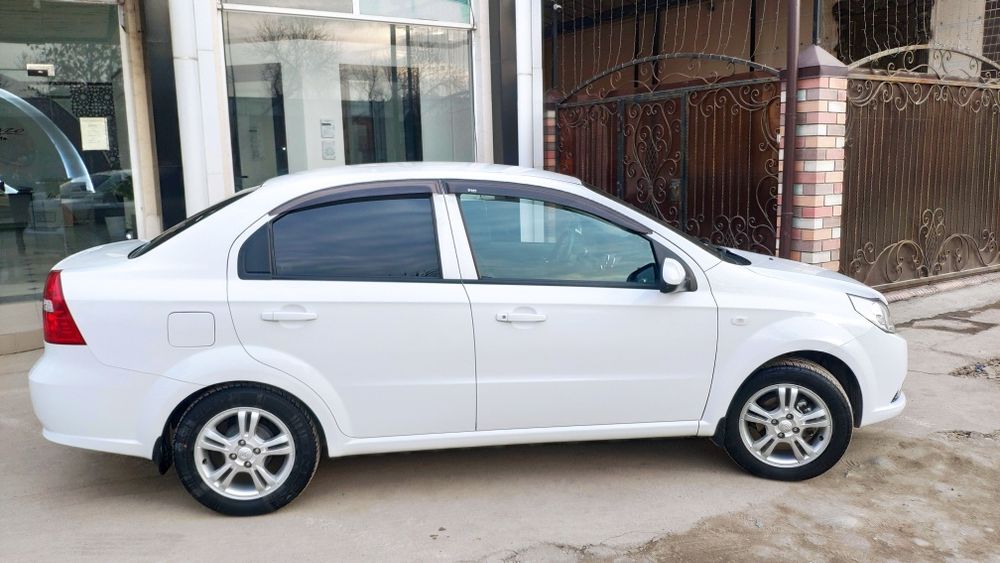 Продаётся Nexia 3