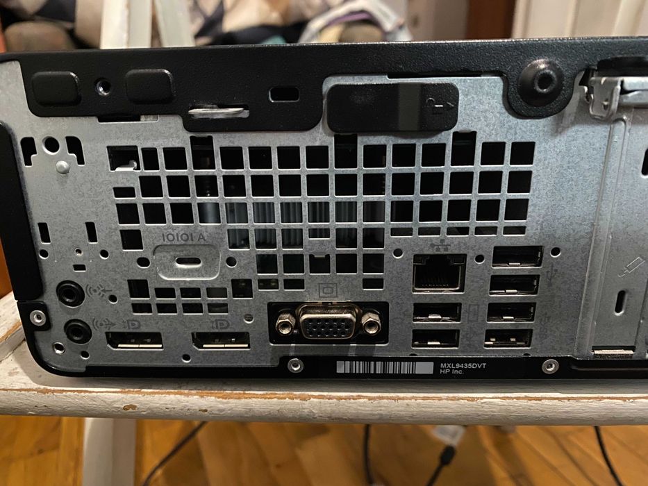 HP EliteDesk 705 G4 SFF-Слим, AMD Ryzen 5 Pro 2400G 3.6 GHz (4 MB), 8 GB, DDR4,NO HARD DRIVE