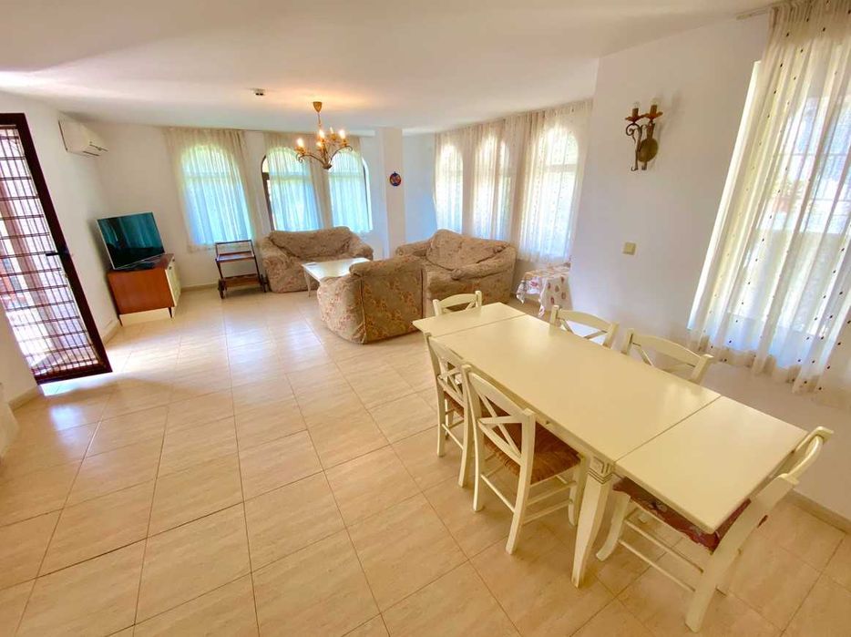 Продава се Къща в Свети Влас - 250 кв.м за 1112 €/кв.м - Снимка #1