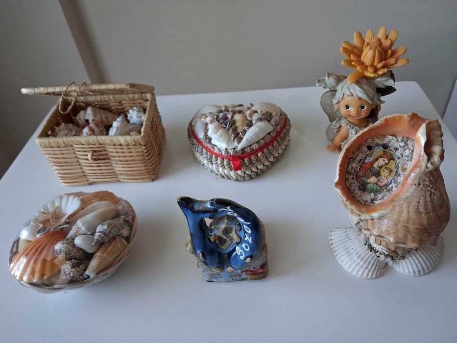 Сувенири: Комплект слончета, Комплект миден , Комплект магнити за хладилник.