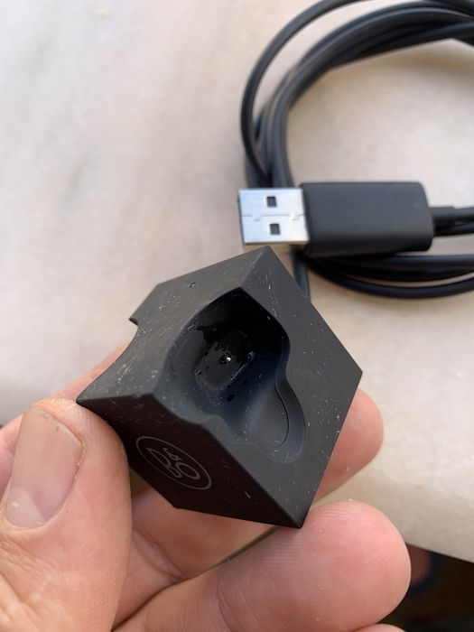 Dock incarcare casti bluetooth Bang&Olfesen