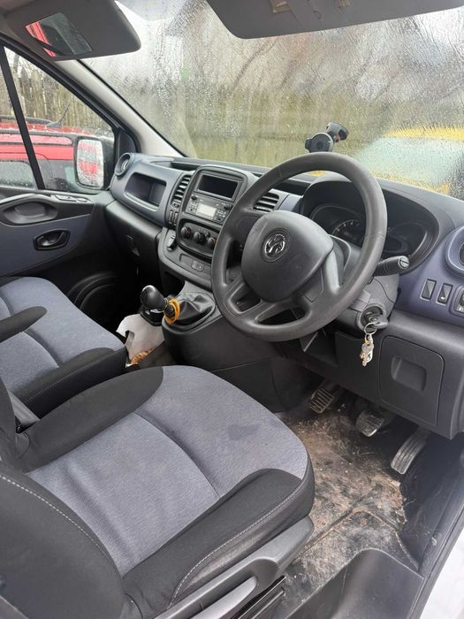 Dezmembrez Opel Vivaro 2016 Duba 1.6 biturbo