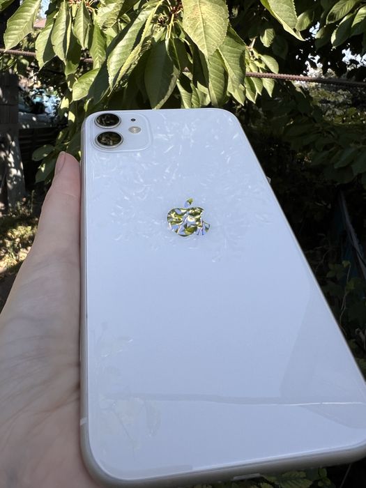 iPhone 11 продам