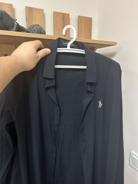 Рубашка поло.