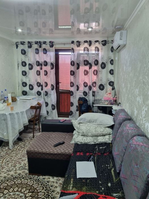 1 комнатная с ремонтом на 3 этаже