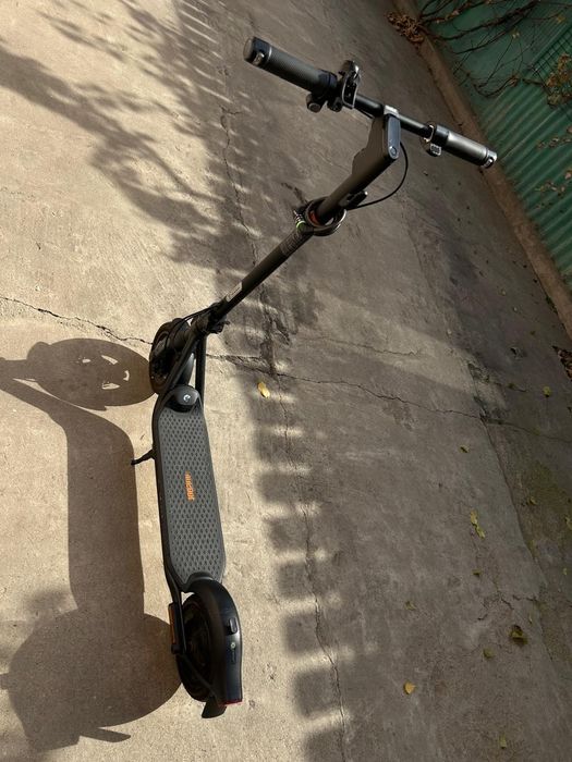 Электросамокат Segway ninebot F2