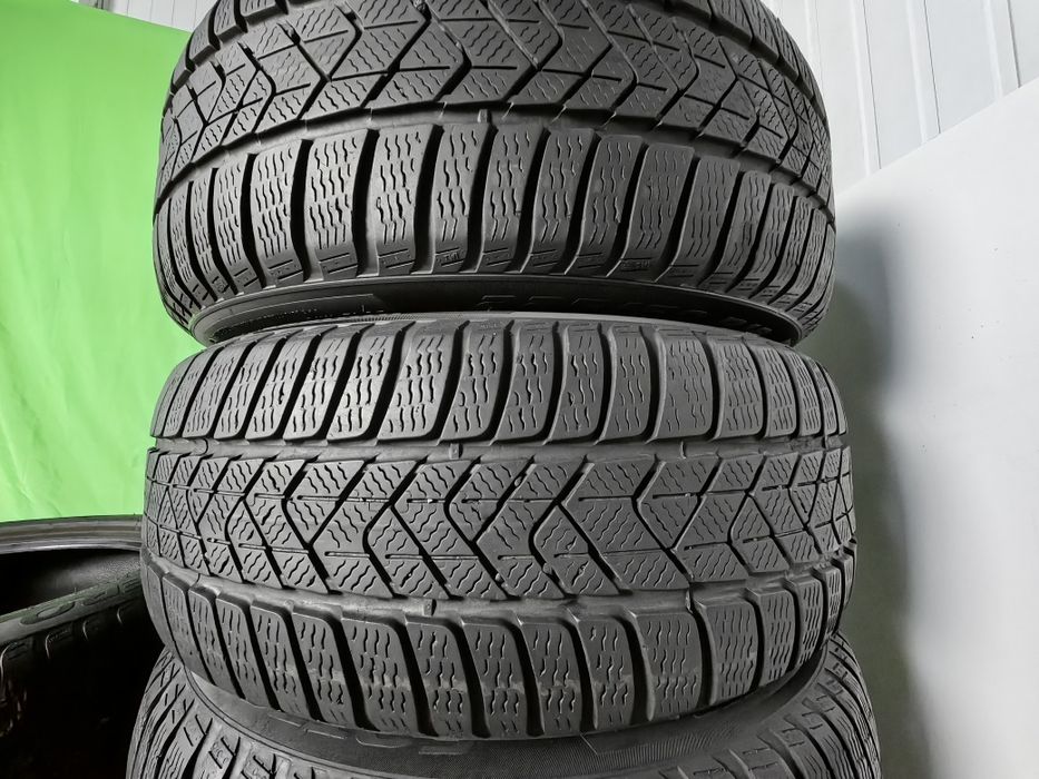225/50R18 Pirelli run flat steluță