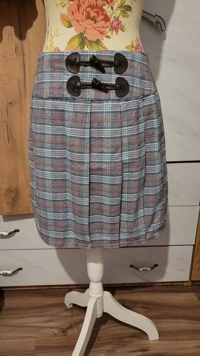 Fusta damă cu pliseuri