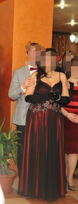 Rochie eleganta din voal de matase și dantela