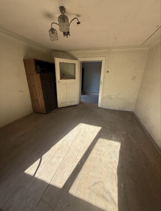 Casa cu livada / Teren intravilan / Sacel - 1400 mp Pozitie centrala