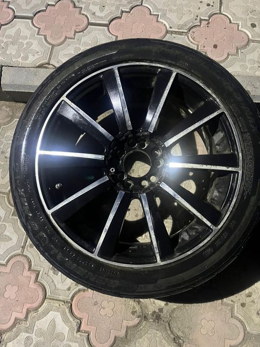 Продам шины 235/45 Р18