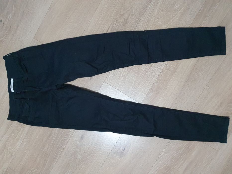 Blugi Levi's marimea 25 noi