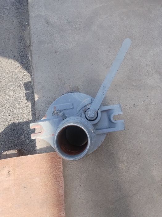 Люк приёмный ассенизатора