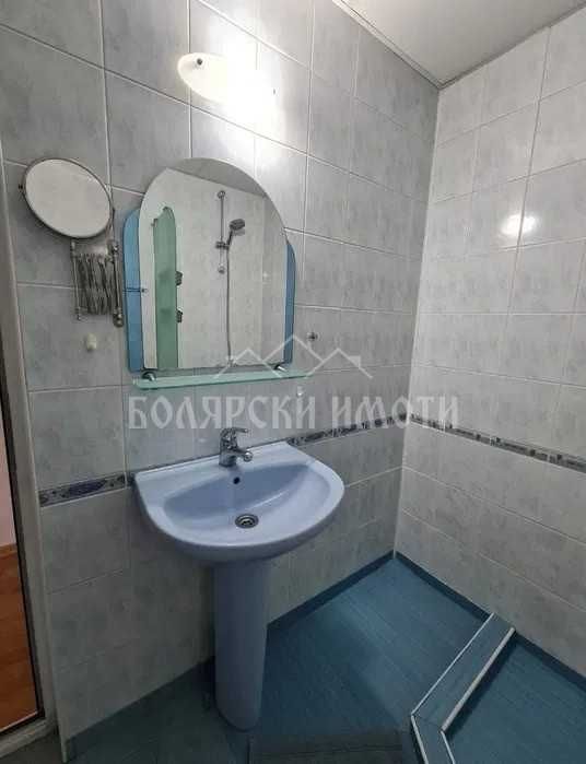 Дава се под наем Двустаен апартамент в Велико Търново, Център - 72 кв.м за 398.82 € - Снимка #9