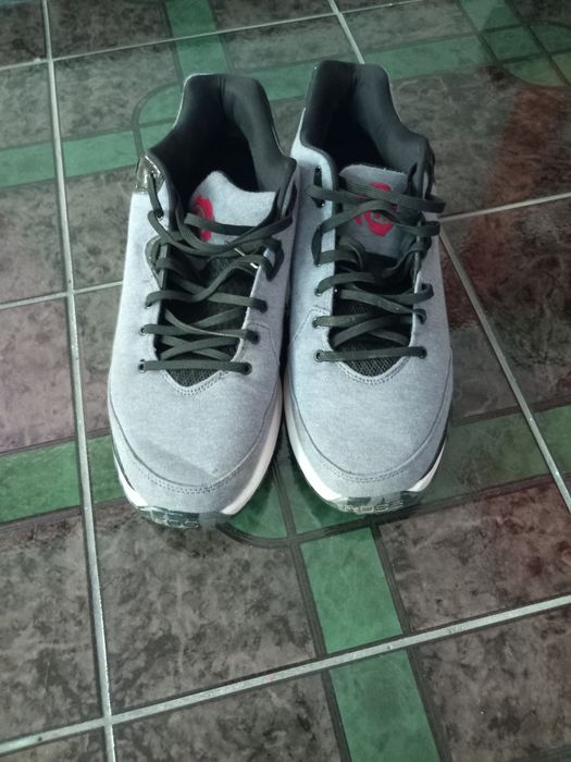 Vind Adidas nr 46