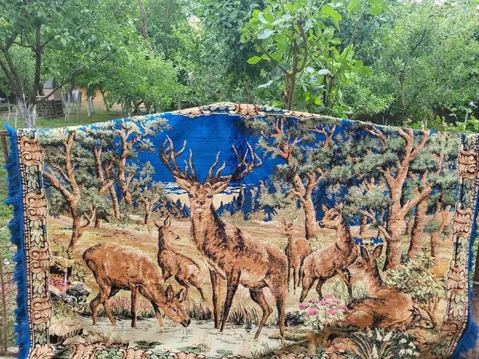 Carpeta  cerb si caprioare  originala  libia  in stare impecabila