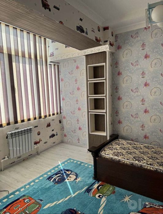 Слается 4х комнатная квартира Вокзал парк 550$