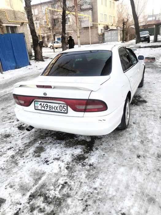 Машина Митсубиси Галант