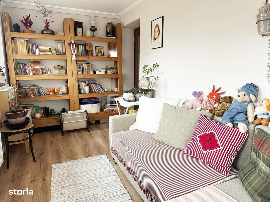 Apartament 3 camere de vanzare, la casa, zona Magheru