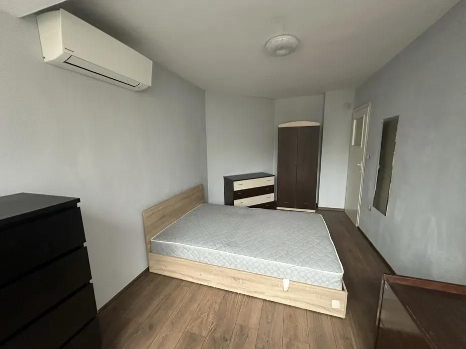 Двустаен апартамент, под наем, Колхозен пазар