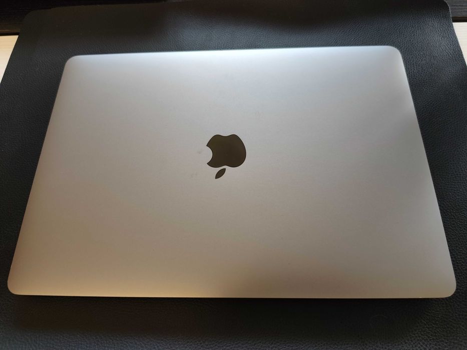 Macbook Pro 13 2018 i7 16GB RAM 2TB