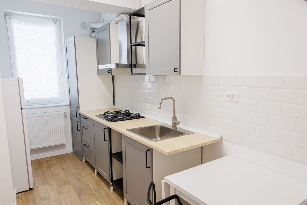 Închiriez studio cu loc de parcare - zona Campus Constanta