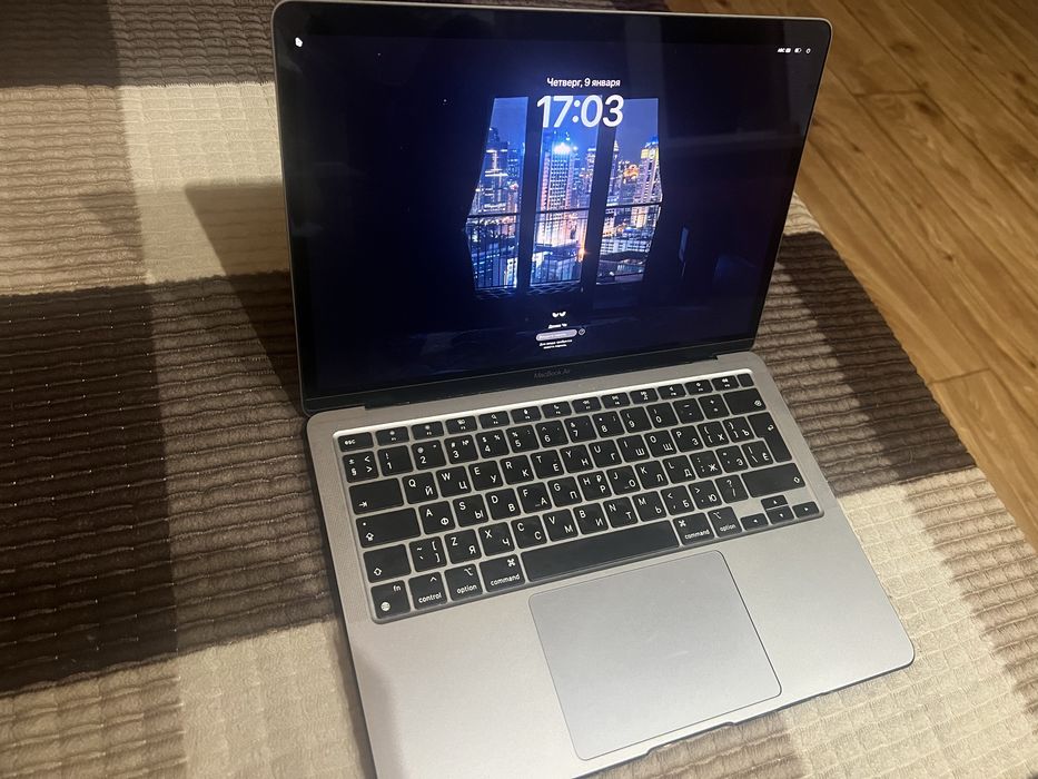 MacBook air M1 16 озу  256 гб
