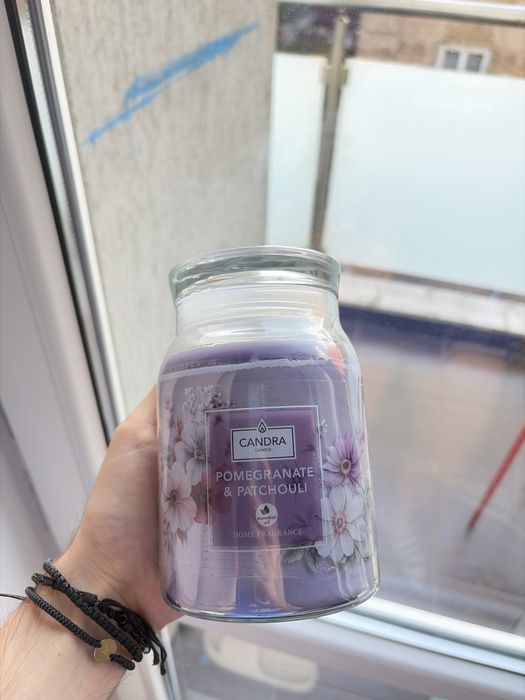 Candra candle - свещ ухаеща на свежест и лекота