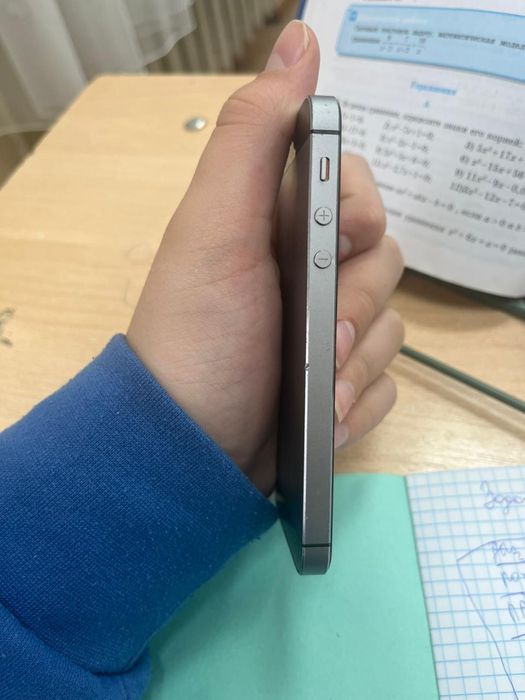 Продам iPhone 5s в нормальном состоянии
На корпусе есть коцки, э