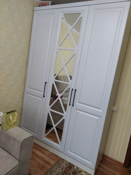 Шкаф в спальню в отличном состоянии