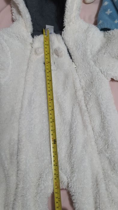 Salopeta blăniță ursulet alb combinezon bebe 6-9 luni overall