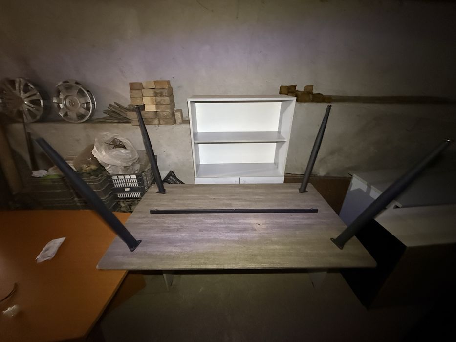 Офис бюра и шкафове-запазени,подходящи за офис или домашен кабинет